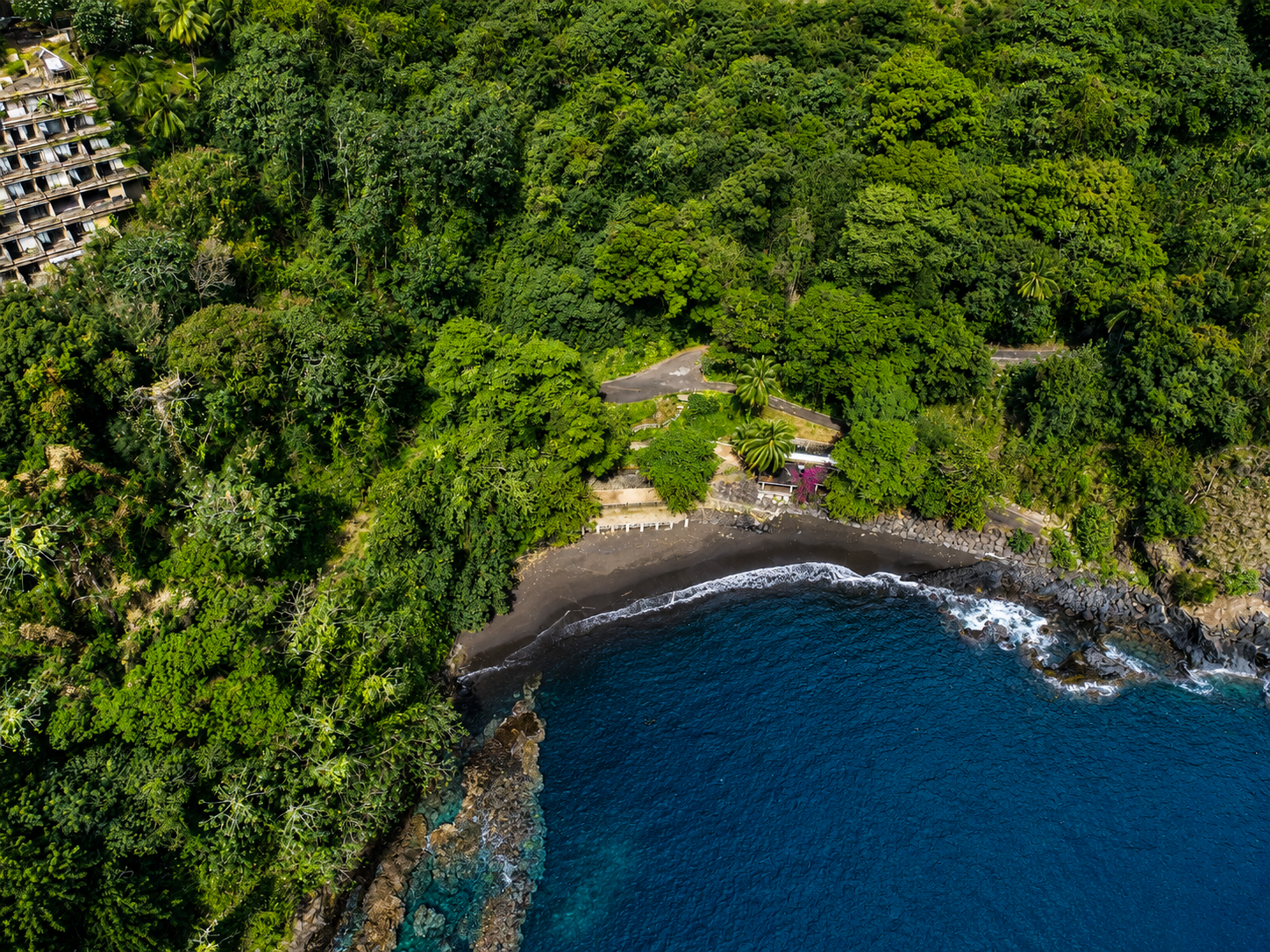 Vue aérienne côte Taharaa Tahiti